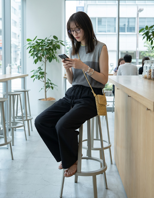 STAFF WEARING / STYLE DELI
