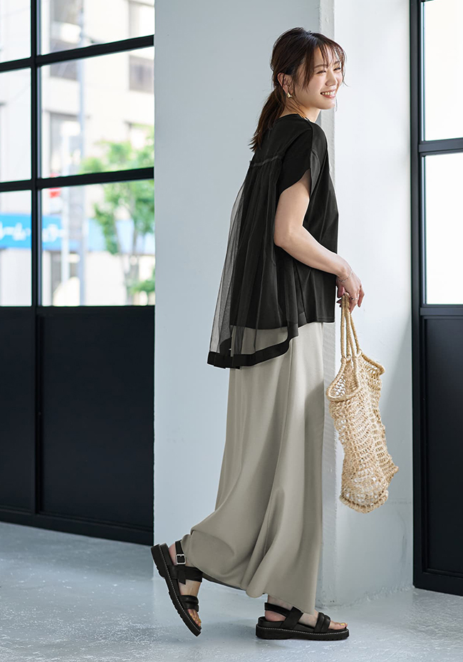 【Made in JAPAN】背面チュールカットソートップス